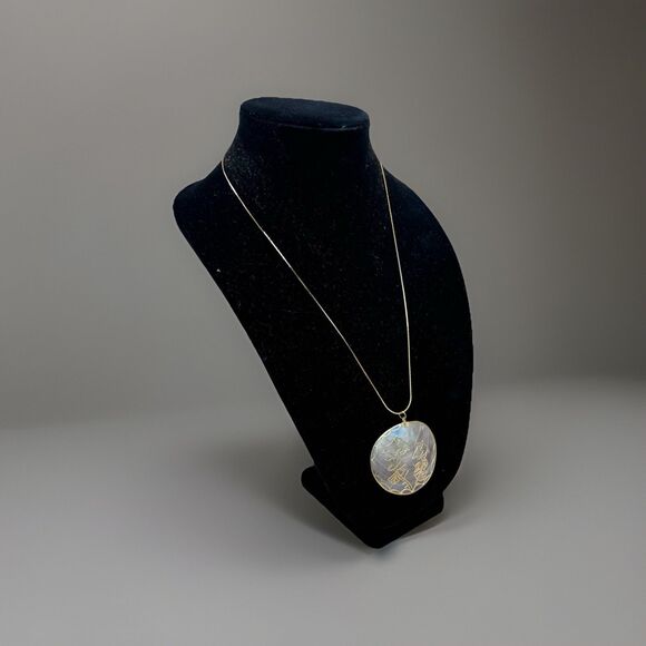 Vintage Statement Mother of Pearl/Abalone Shell Round Pendant Gold Floral Design - Picture 2 of 4